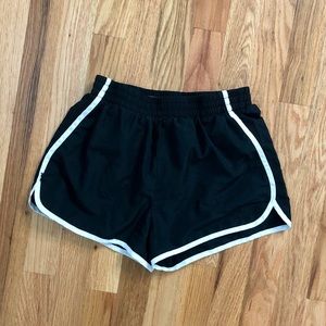 Black and white Champion shorts ✨